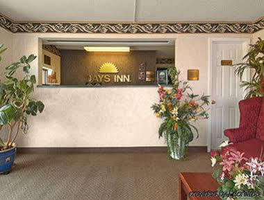 Days Inn By Wyndham Martin Exterior photo